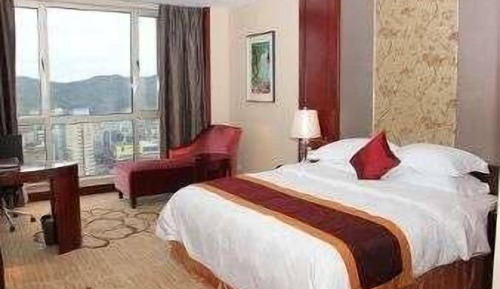 Suite, 1 King Bed (Fashion Suite)
