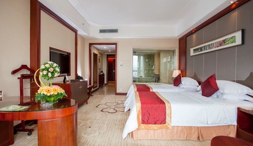 Deluxe Suite, 1 King Bed (Apartment Suite)