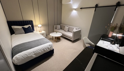 Deluxe Suite