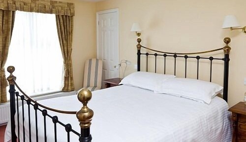 Double Room, Ensuite (Cuckmere - Bedstead)