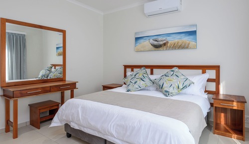 Four Bedroom Beach Front Villa with Splash Pool