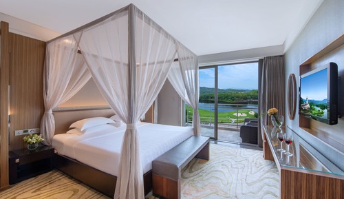 Grande Deluxe Suite With Lake View