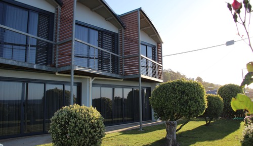Standard Studio, Sea View