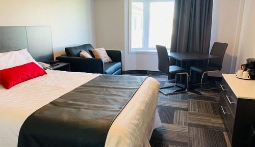 Standard Room, 1 Queen Bed, Refrigerator