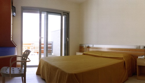 Basic Double Room, Accessible, Private Bathroom
