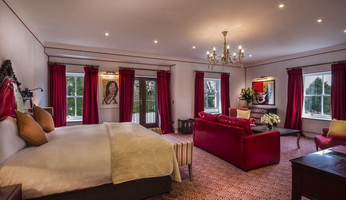 Courtyard Junior Suite