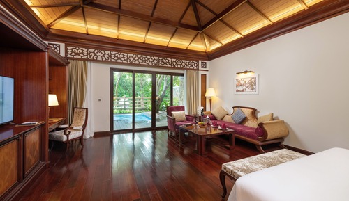 Garden View Villa King Bed - Private Pool - VinWonders Park Access