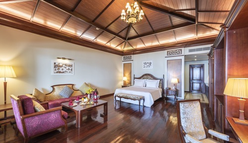 Beachfront King Villa with Jjimjilbang