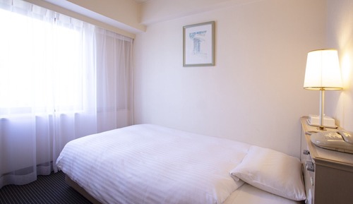 Single Room, Smoking