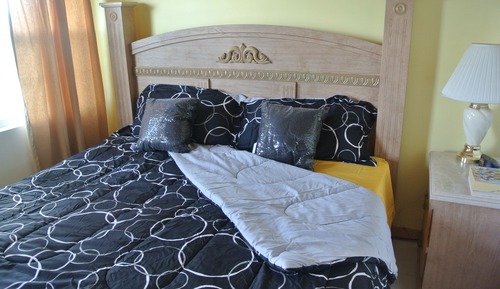  House (Townhouse accommodates two) 