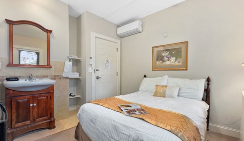 Room #12 - The Downtowner -Full