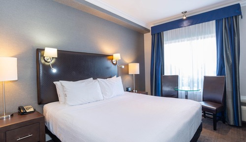 Standard Suite, 1 King Bed, Kitchenette