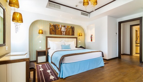 Presidential Suite (Cismigiu VIP Suite)