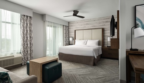 Studio, 1 King Bed with Sofa bed, Accessible, Bathtub
