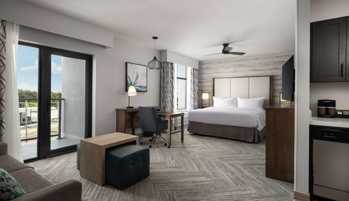 Studio Suite, 1 King Bed with Sofa bed, Accessible, Balcony