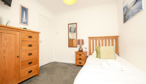 Single Room, Ensuite (Room 12 )