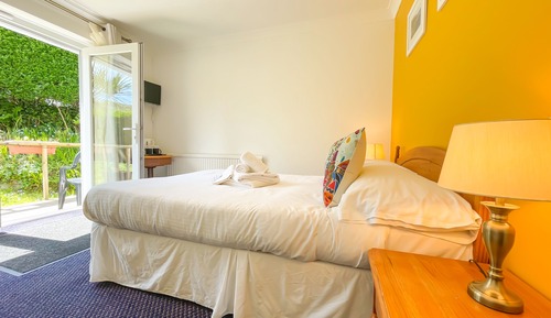 Double Room, Ensuite, Garden View (Room 14)