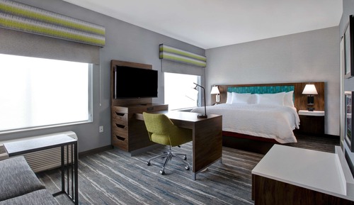 Studio, 1 King Bed, Non Smoking, Refrigerator & Microwave (Wet bar)