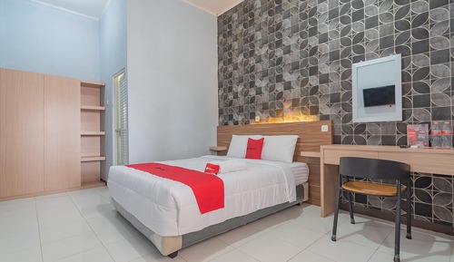 Double Room (Reddoorz)
