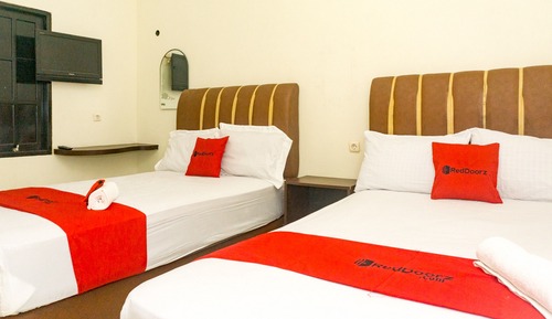 Family Room (Reddoorz)