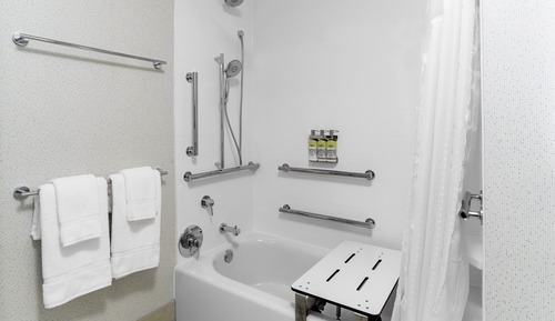 Standard Room, 2 Queen Beds, Accessible Bathtub (Accessible Tub)