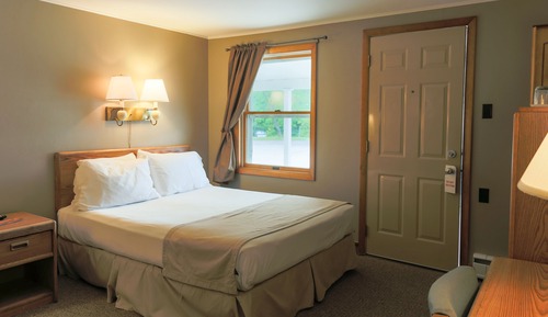 Standard Room, 1 Queen Bed, Non Smoking