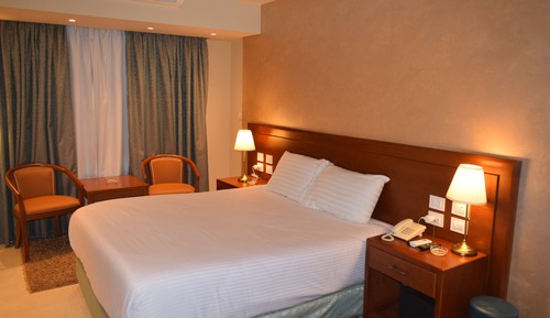 Deluxe Suite