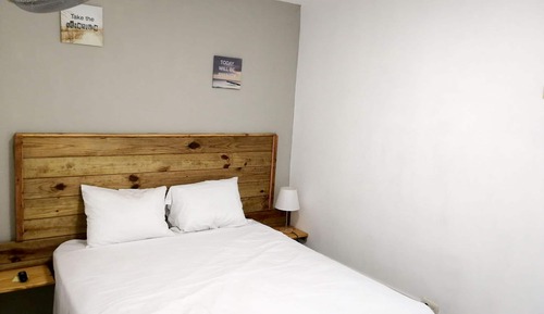 Basic Room, 1 Queen Bed