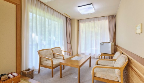 Japanese Room up to 2-6 guests (Non-Smoking)