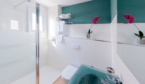 Single Room, Balcony