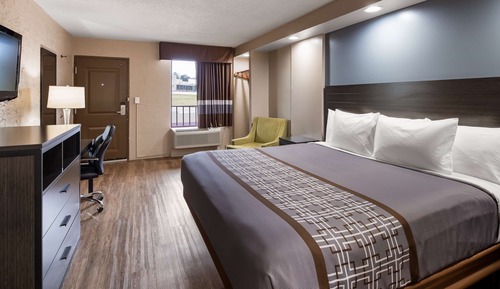 Standard Room, 1 King Bed, Non Smoking, Refrigerator & Microwave