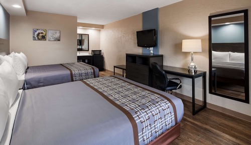 Standard Room, 2 Queen Beds, Accessible, Refrigerator & Microwave (Bathtub)