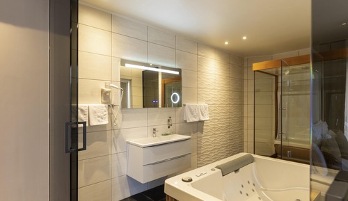 Executive Suite, 1 King Bed, Balcony