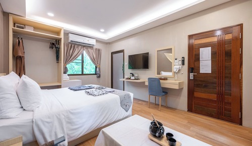 Signature Room, Private Pool