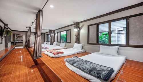 Grand Room, Multiple Beds