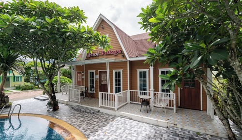 Superior Quadruple Room, Poolside