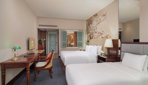 Deluxe Family Room