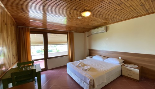 Room, Sea View