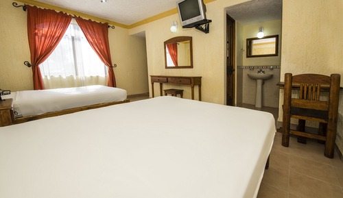 Standard Room (2 Double Beds)