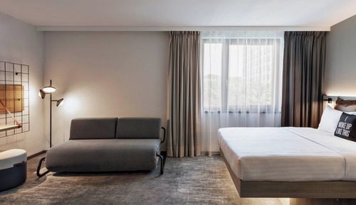 Family Room, 1 Queen Bed with Sofa bed