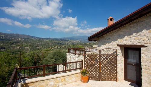 Traditional House, 2 Bedrooms