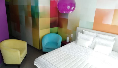 Design Suite, 1 Queen Bed
