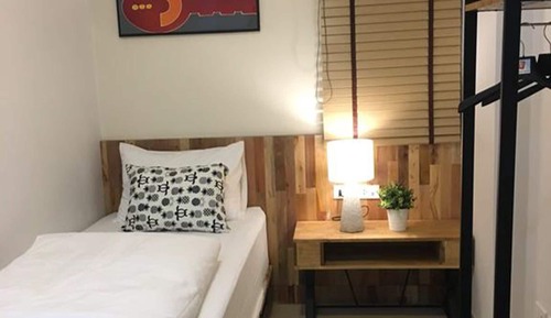 Single Room, Shared Bathroom