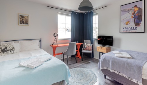 Classic Twin Room, Shared Bathroom