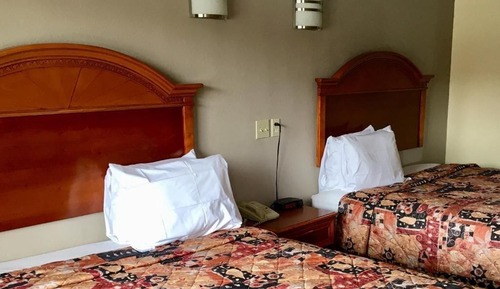 Basic Room, 2 Queen Beds, Smoking