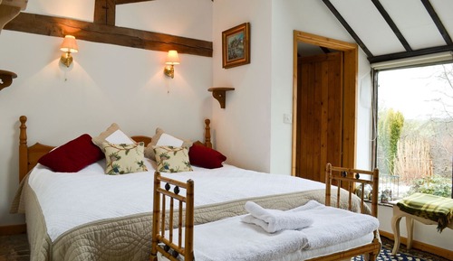 Cottage (Forest View Barn )
