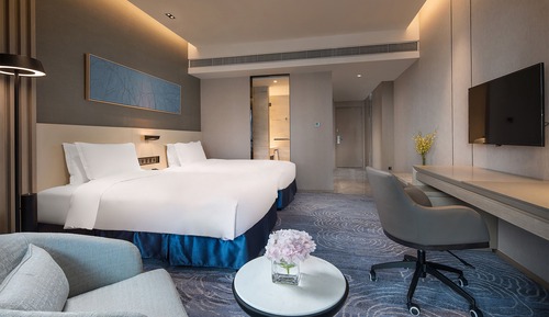 Premium Room, 1 King Bed, City View