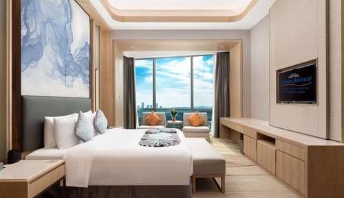 Business Room, 1 King Bed, Smoking, City View