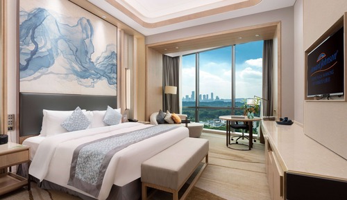 Business Room, 1 King Bed, Smoking, Lake View