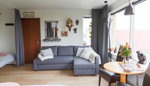 Family Room, Private Bathroom